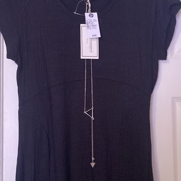 No comment Dress with Necklace - Picture 2 of 3